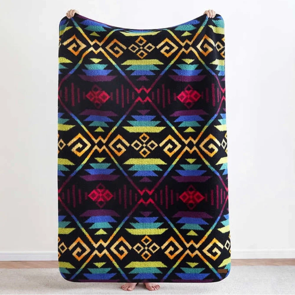 Pendleton Sherpa Fleece Throw Coyote Butte Multiple Black